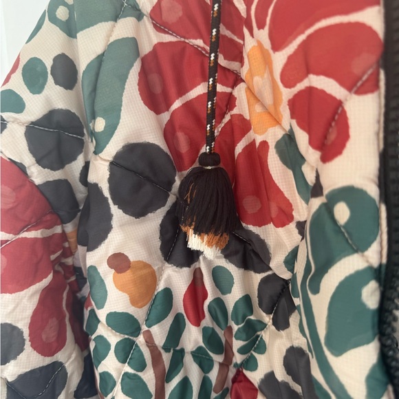 Amazing Farm Rio Romantic Garden Puffer Jacket, Reversible in XS - Picture 16 of 16